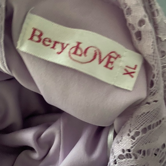 Elegant Lavender Lace Formal Dress - Picture 6 of 6